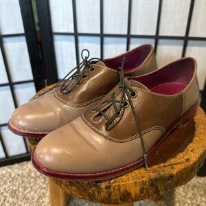 Cole Haan Vintage Madelyn Oxford  Leather Saddle and Sole 8.5 EUC